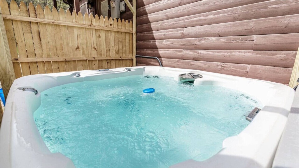 Stanley Cabin | New/MountainViews/Rustic/HotTub