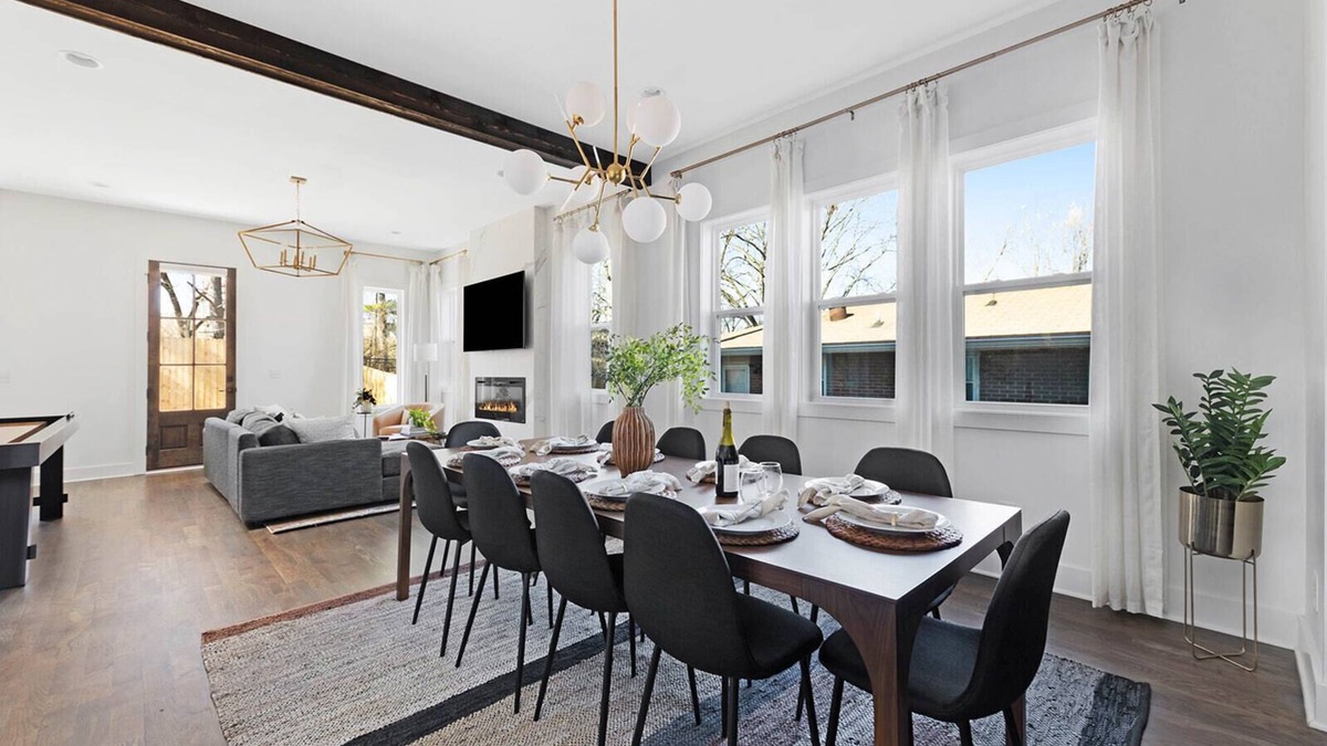Hadley - Washington House | New Nash home: Games, Glam room, 3 Mi to Broadway