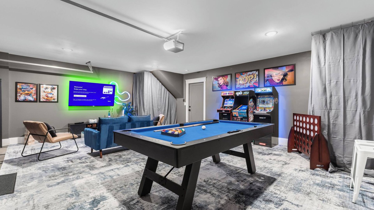Eastwood House | NEW! Nash Honky-Tonk w/Game Room, Arcade's, and Pool Table