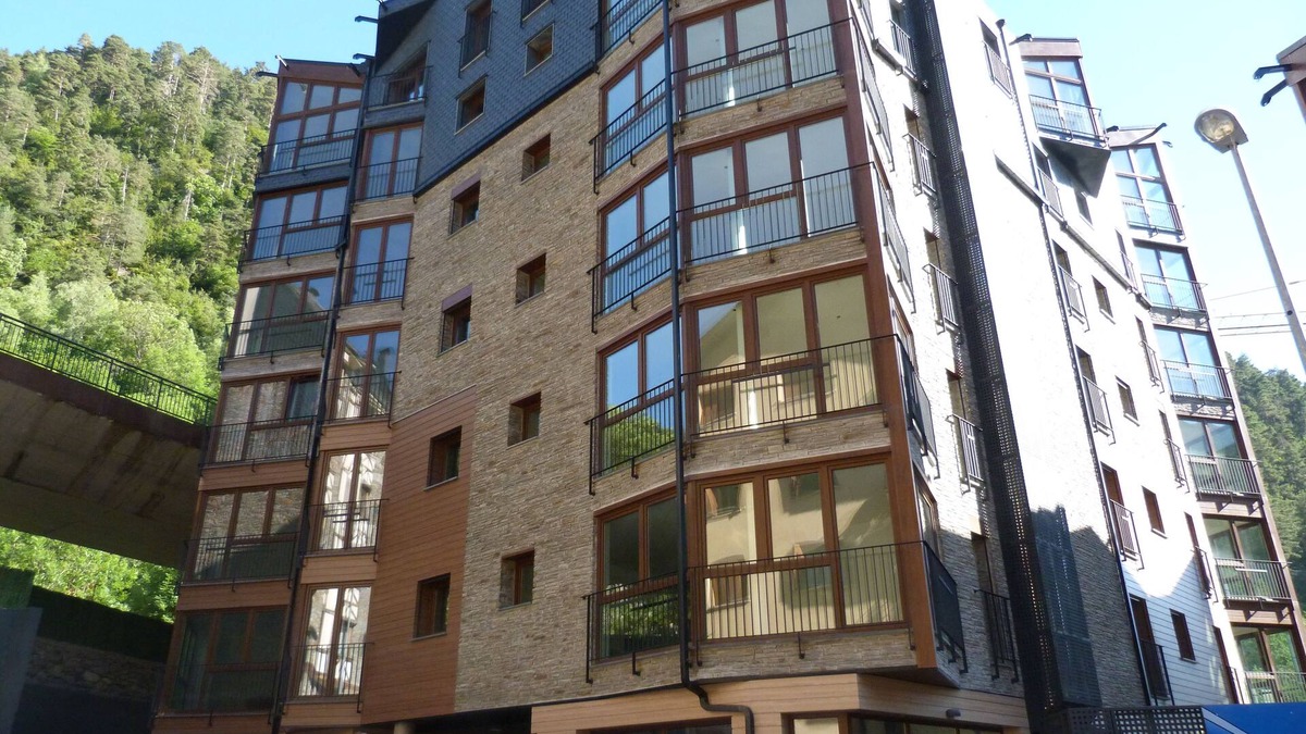 Encamp Apartment | New nice apartment with private garage, 400m from Funicamp in ENCAMP