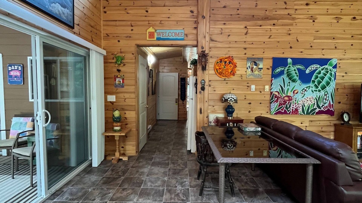 Victoria Beach Cottage | NEW NIRVANA RENTALS LISITING* Victoria Beach with a Hottub awaits. Booking 2026