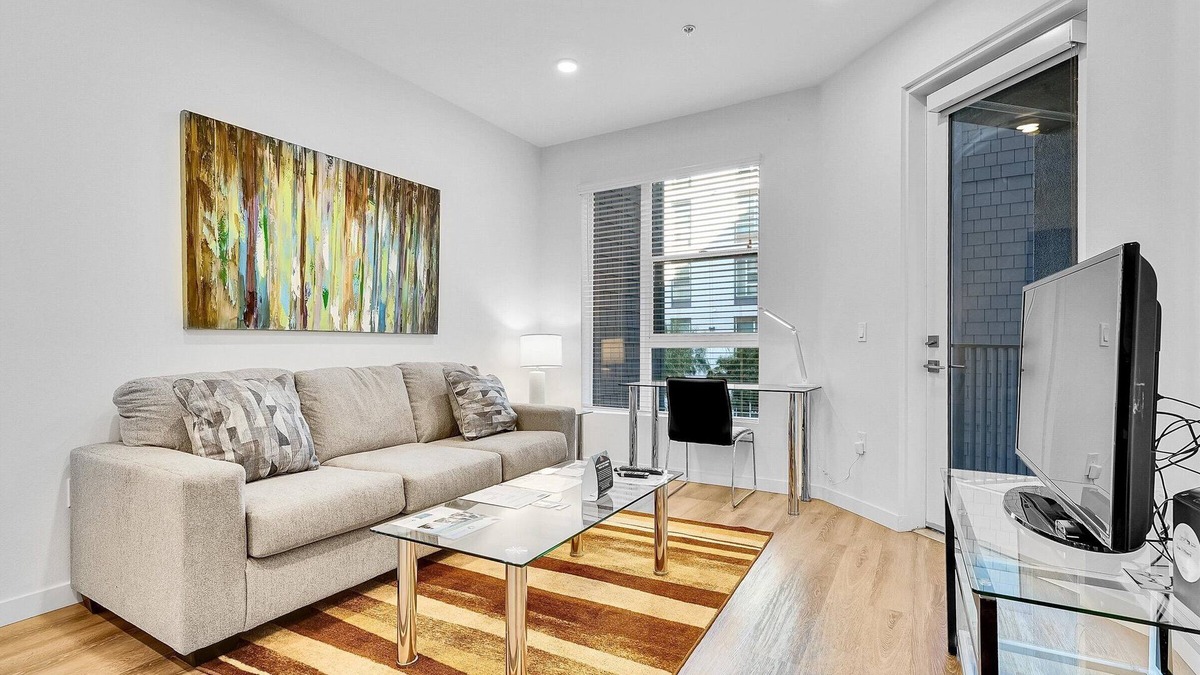 Mission Valley Apartment | New! nr Dwtn San Diego 1BR | Pool deck w/Hot tub