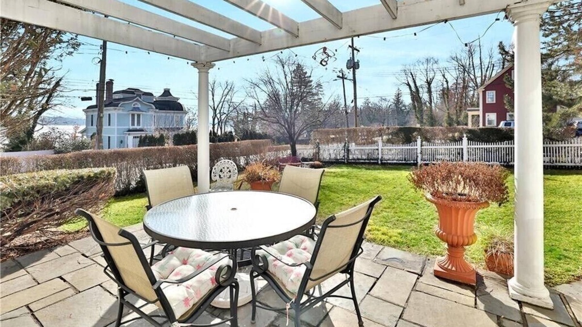 South Nyack House | NEW! Nyack Beauty ⭐️⭐️⭐️⭐️⭐️ Luxury home with stunning Hudson River views - sleeps 8