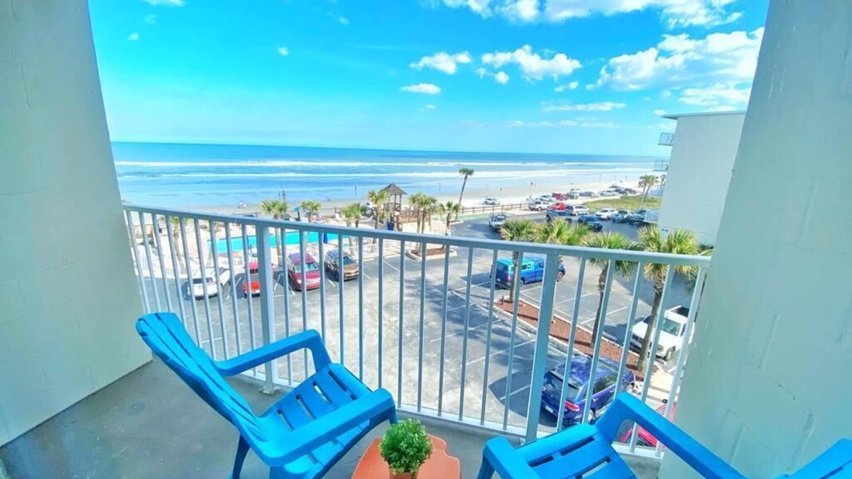 Ocean Dunes South Apartment | NEW! Ocean Front With Balcony King Size Bed Studio