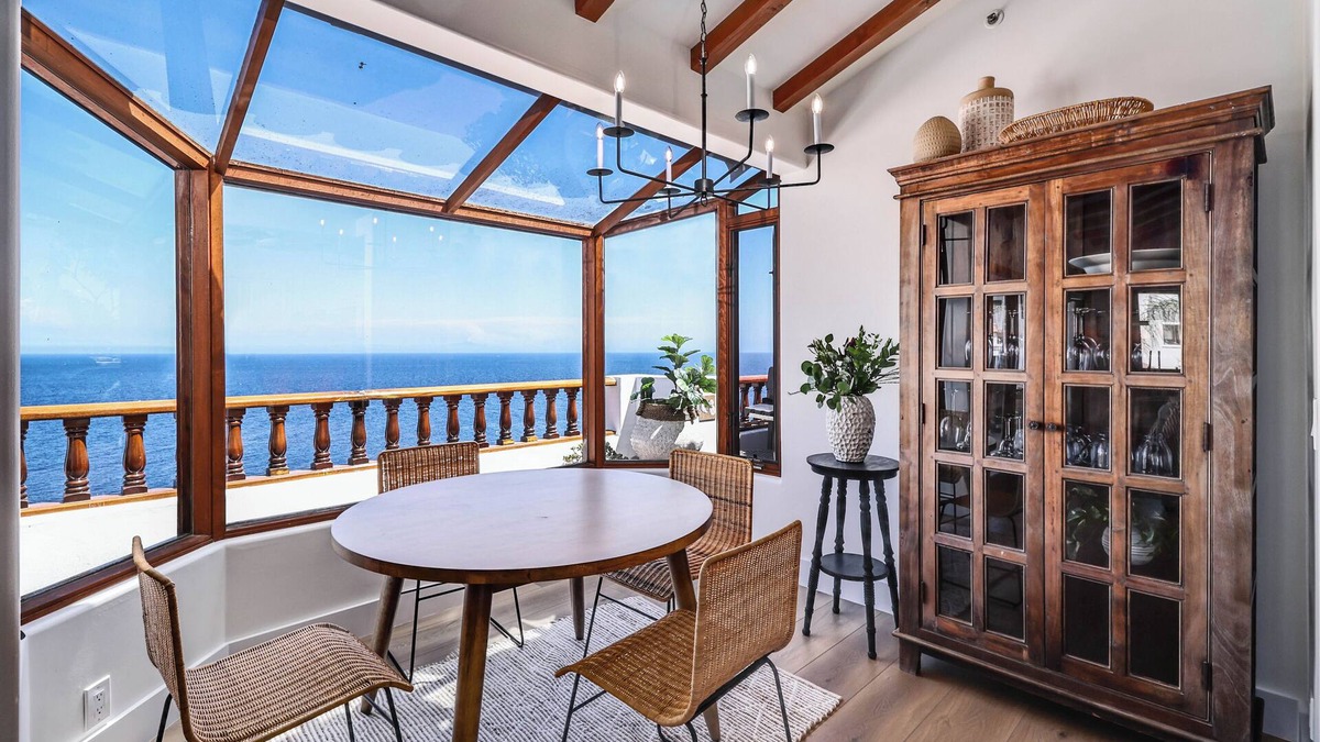 Catalina Island Condo | New Oceanfront Villa in Hamilton Cove. Golf Cart, Terrace + Easy Access