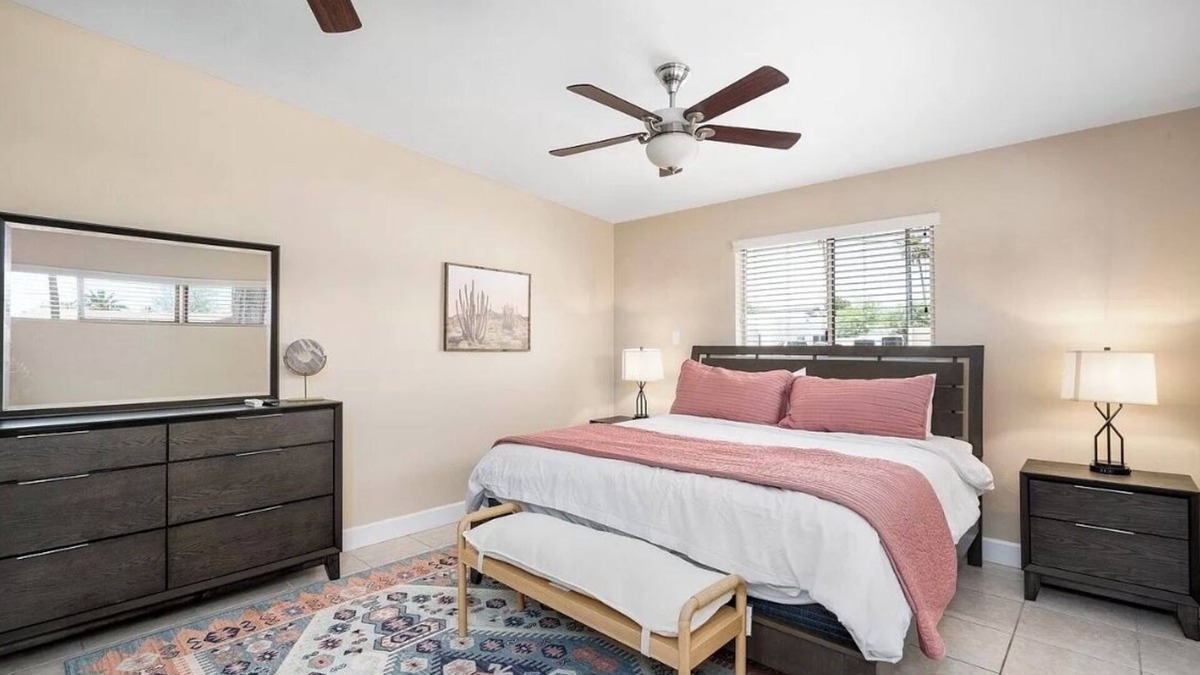 Entertainment District House | NEW Old Town Oasis, Putting Green, Walk to Downtown
