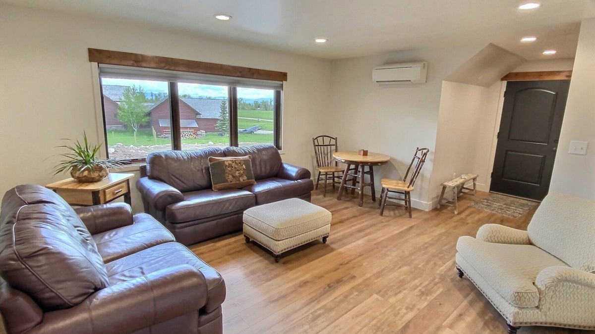Driggs House | New one-bedroom upstairs apartment near Teton Canyon