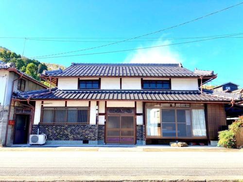 Fukuchiyama House | New Open ! 田舎の一棟貸 お庭でBBQやプール遊びができる貸切の宿 3ぴーす
