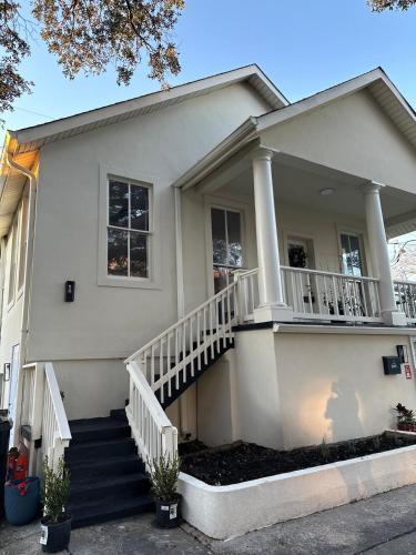 Chalmette Apartment | New Orleans Cottage 2 Bed 1 Bath Carseat Included