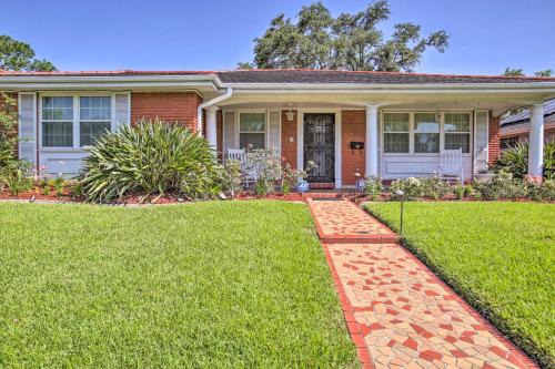 Lake Terrace & Oaks House | New Orleans Getaway - 5 Mi to French Quarter!