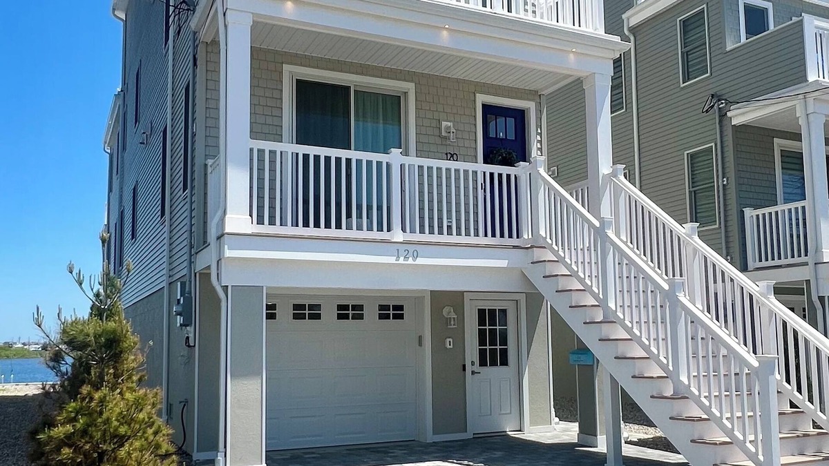 Seaside Heights House | NEW Pelican Island BAY FRONT home, mins to beach, kayaks, paddleboards, sunsets!