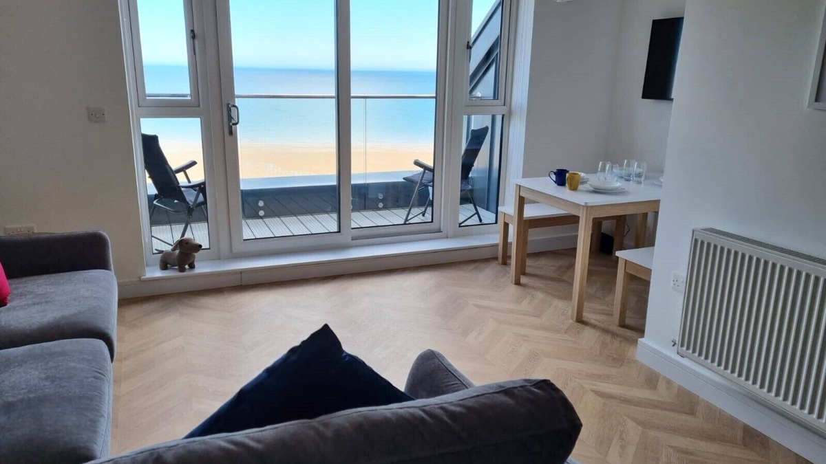 Penmaenmawr Apartment | New penthouse apartment with stunning sea views