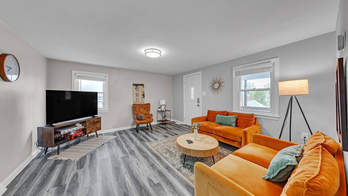 West Mifflin House | NEW! Pet-Friendly 4BR Near Kennywood & Pittsburgh