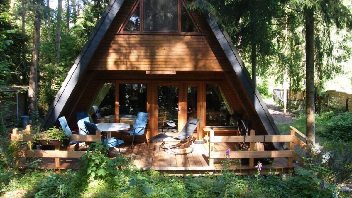 Schwachhausen House | NEW! Pine house
