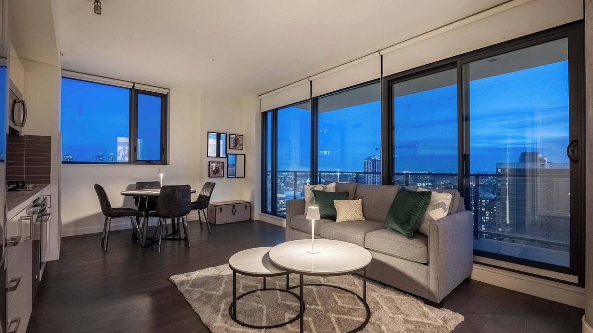 Connaught Condo | NEW! Poolside Bliss: 22FL DT Tower View FREE Banff Pass, Gym, Wine!