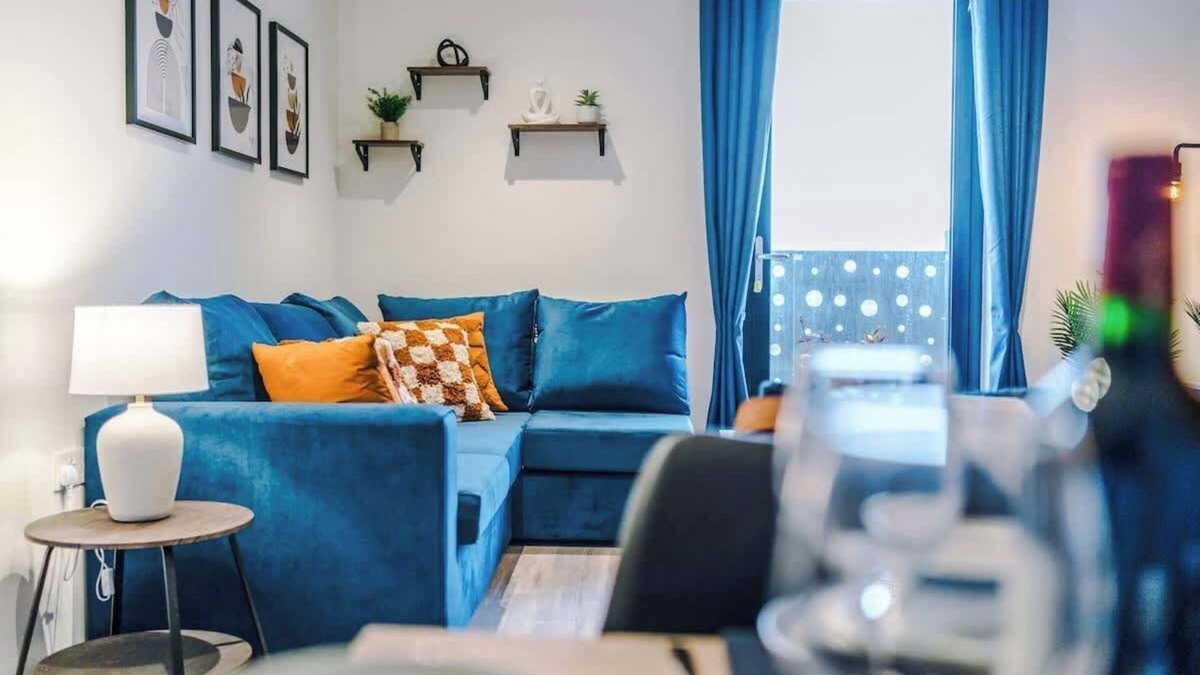 Vauxhall Apartment | NEW! Pristine 2-Bed Flat, Great Location, Sleeps 6