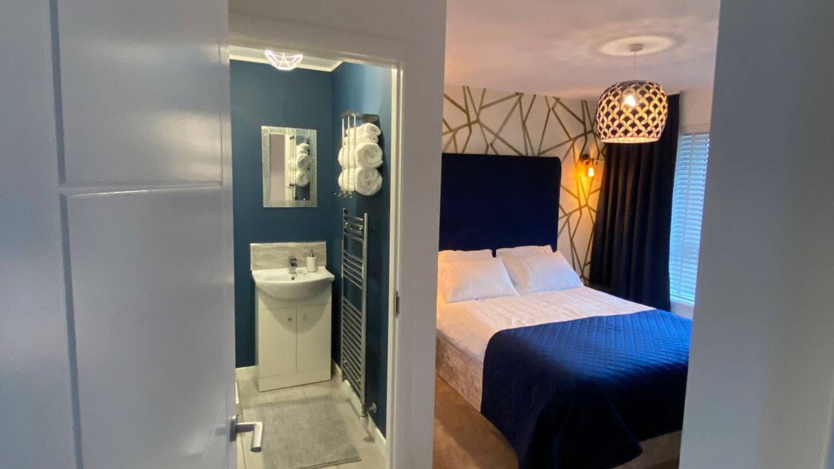 East End House | NEW property/quiet area/FREE parking/private garden