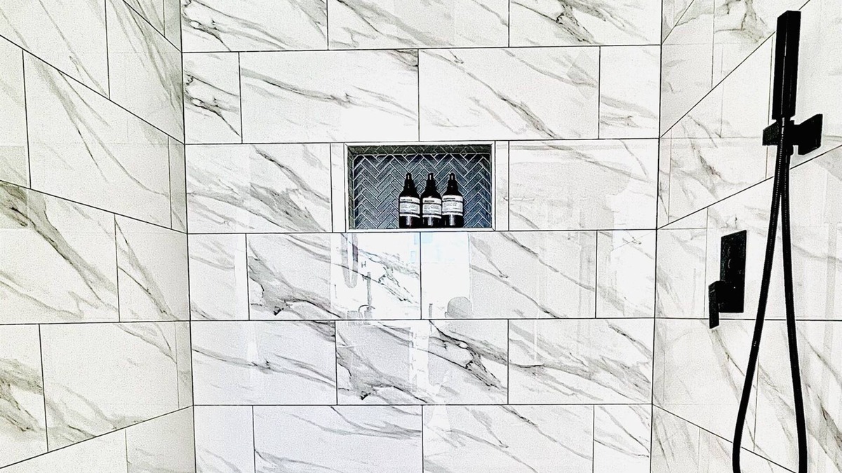 Memphis House | *NEW* Rain shower | Air bath | Cozy Memphis hidden gem