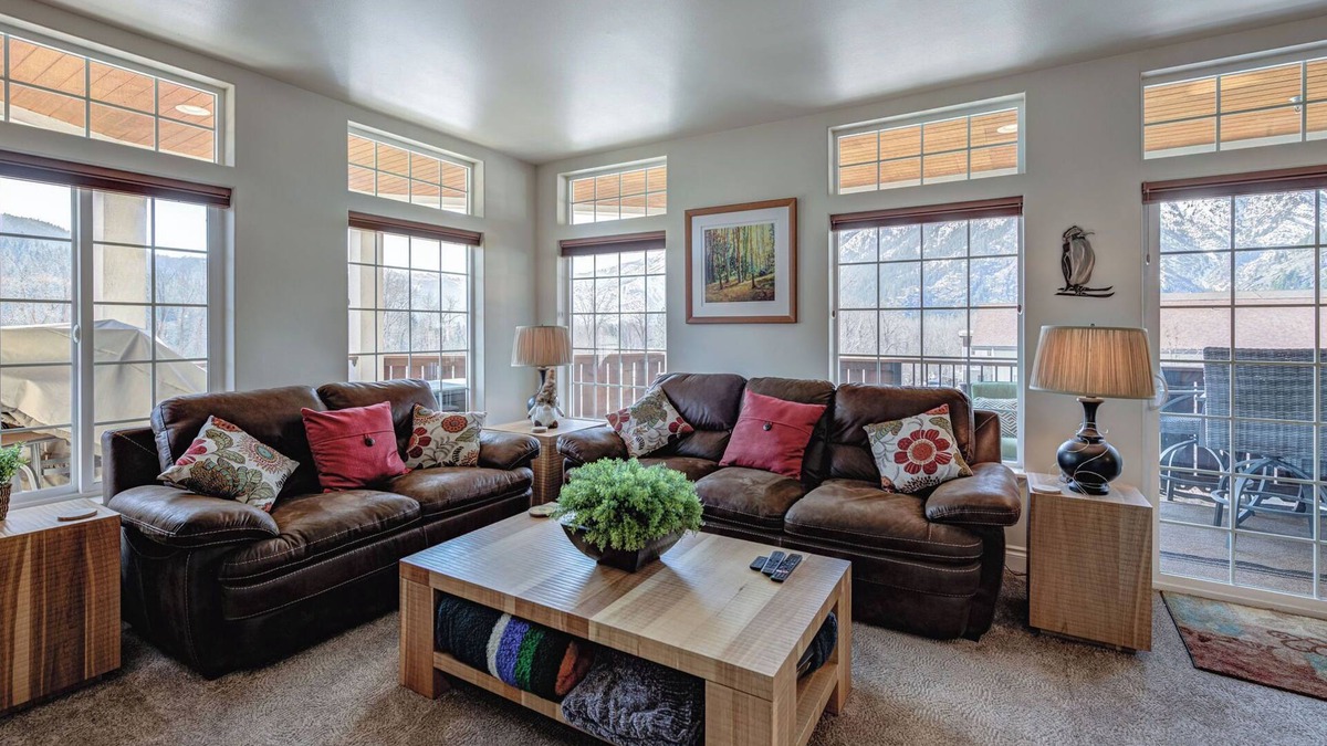 Downtown Leavenworth Condo | NEW - Raven's Nest - DT Leavenworth