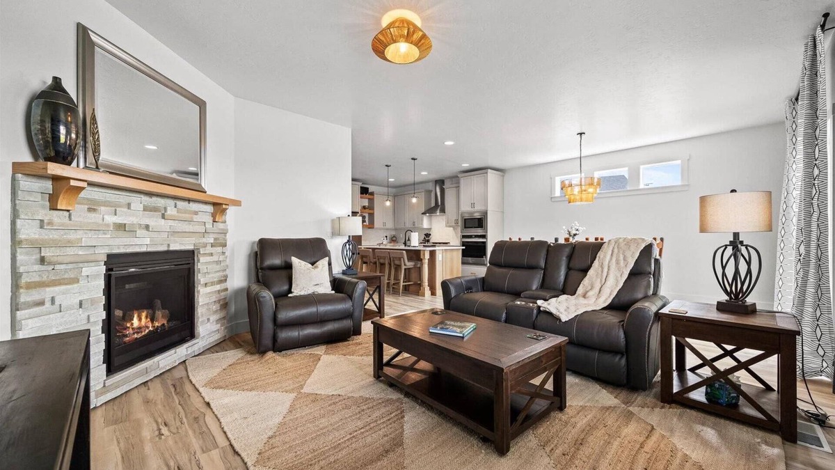 Meridian House | NEW! Relax, Play & Stay! Contemporary Fam Friendly Home with Firepit, Bikes (2) & Community Perks
