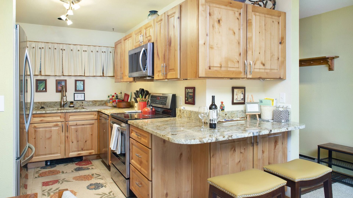 Vail Condo | NEW REMODEL - Romantic & Relaxing, cozy Vail get-a-way or Steadman retreat.