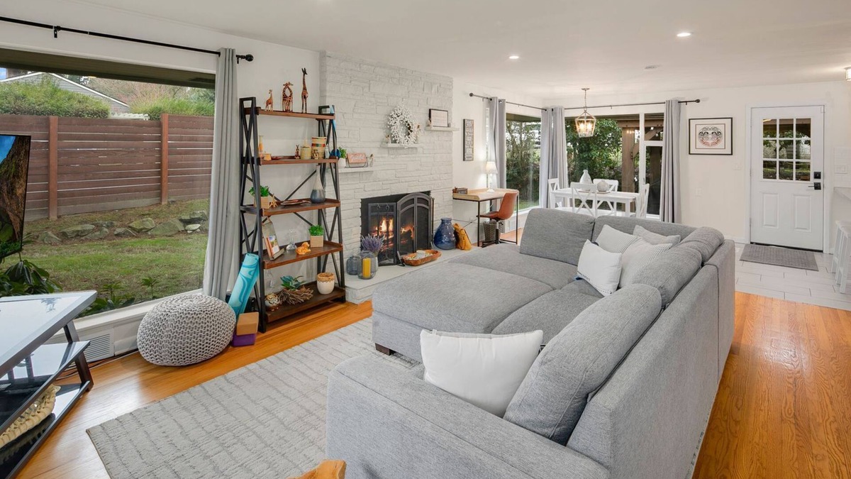 Wedgwood House | NEW Remodeled UW Wedgwood/Seattle Retreat | Yard