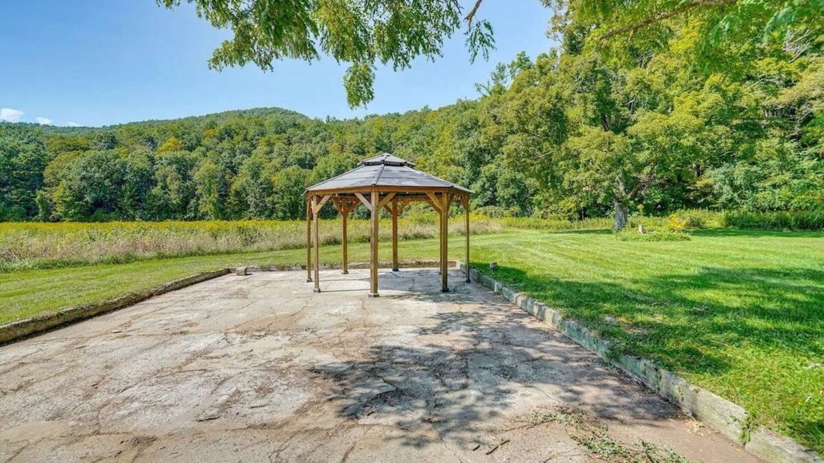 Canaan Other | NEW RENO Historic Creamery in Berkshires w/hot tub
