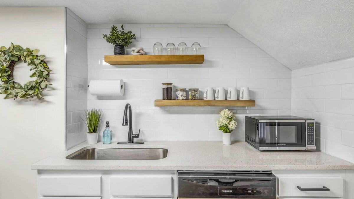 Berea House | New! Renovated 1BR w/King: Modern Comfort