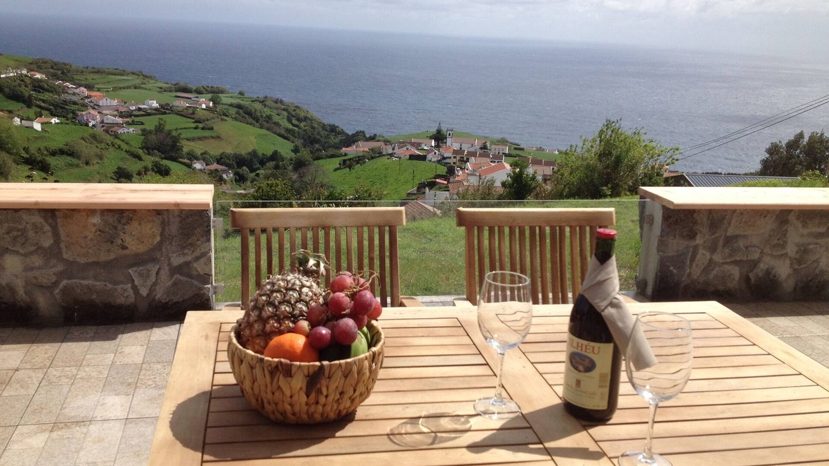 Nordeste House | New renovated holiday home with large kitchen and huge view