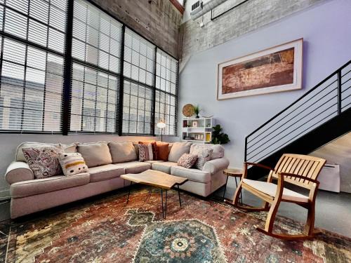 Otterbien Home Apartment | New renovated Loft in Old factory by Kings Island