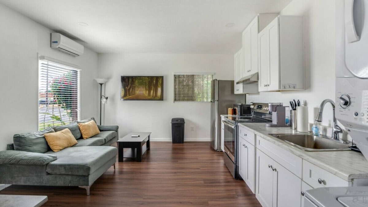 San Bernardino Apartment | New Renovation | 4min2Hospital | Close To Freeway