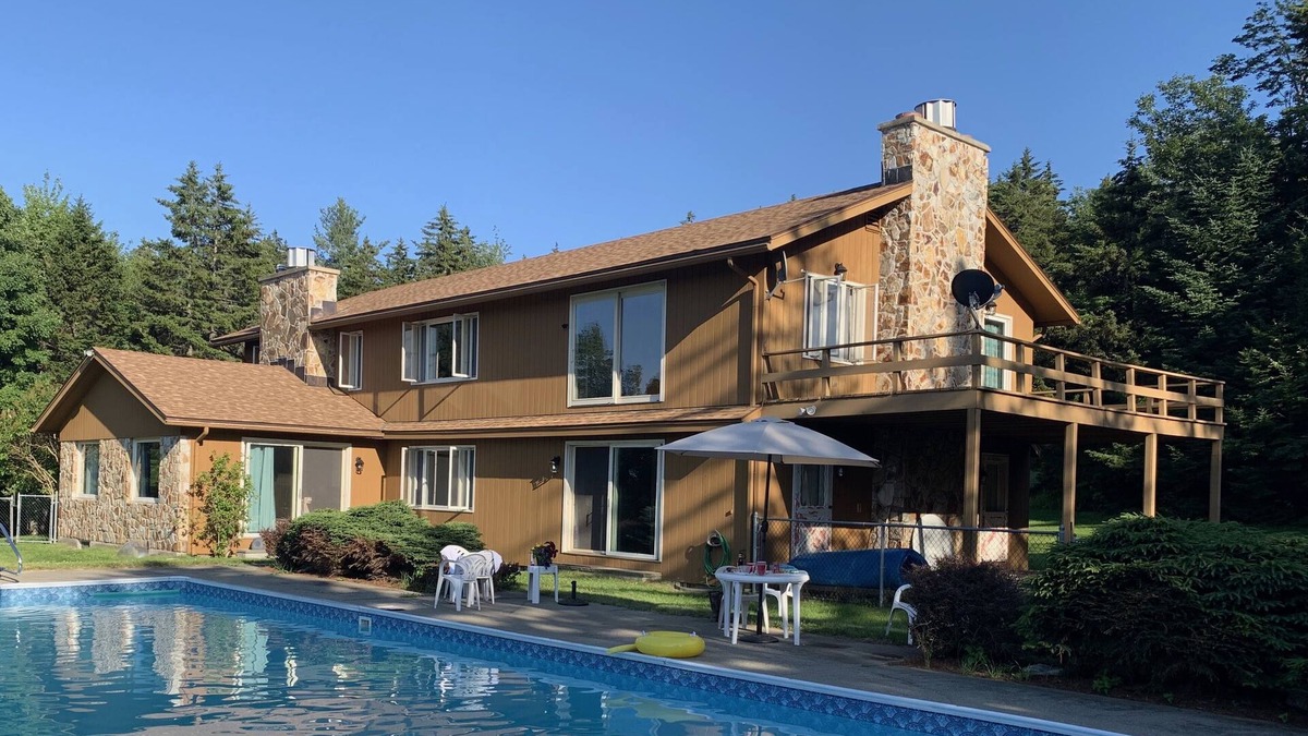 Whitingham House | New Rental! Fabulous, Spacious Mountain Family Retreat on 13 Acres