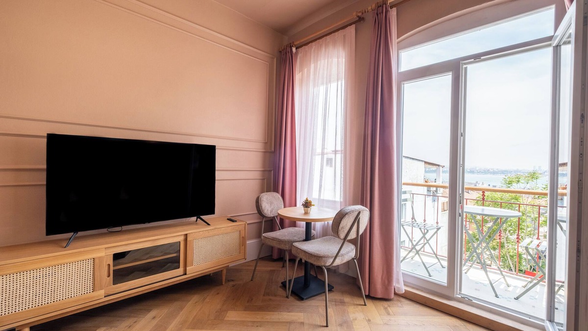 Galata Apartment | New Residence with Balcony & Stunning view in Galata