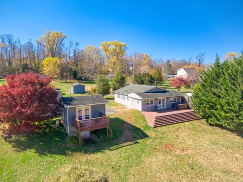 Belspring House | New River 3BR - Fishing, Hot Tub and VT Game Weekends