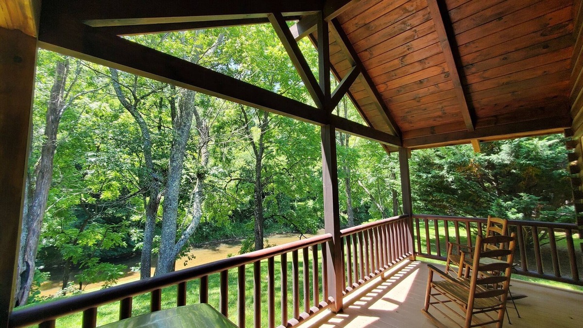 Galax Cabin | New River Trail Cabins
