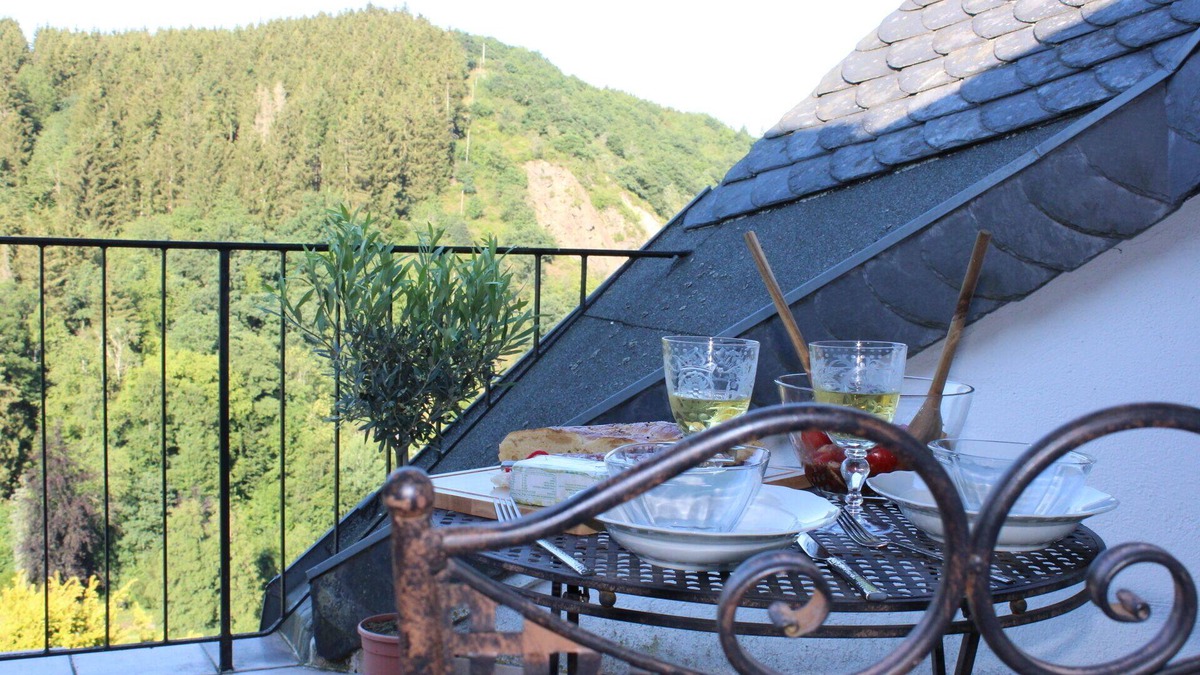 Reifferscheid Apartment | NEW: Romantic living