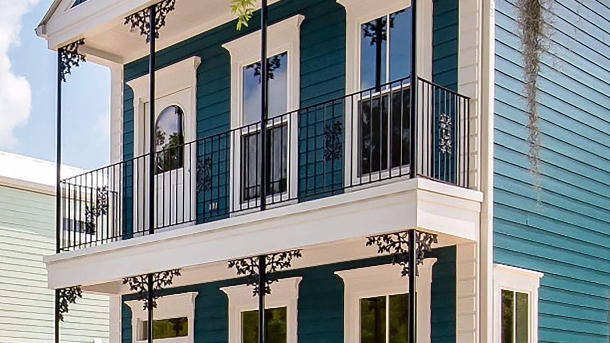 Mount Meigs House | NEW, roomy, thoughtfully designed, perfect for executive or restful getaway,