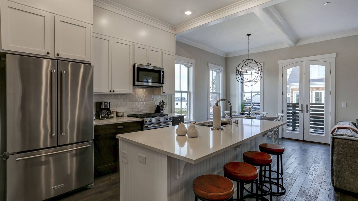 Seabrook House | *New* Seafaring Retreat, ocean view, dog-friendly!
