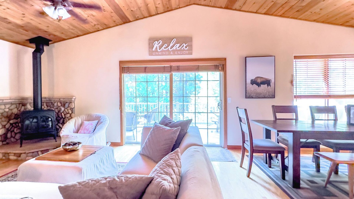 Croft House | New! Secluded, forest, private hot tub, pet friendly, rivers, lakes, wineries