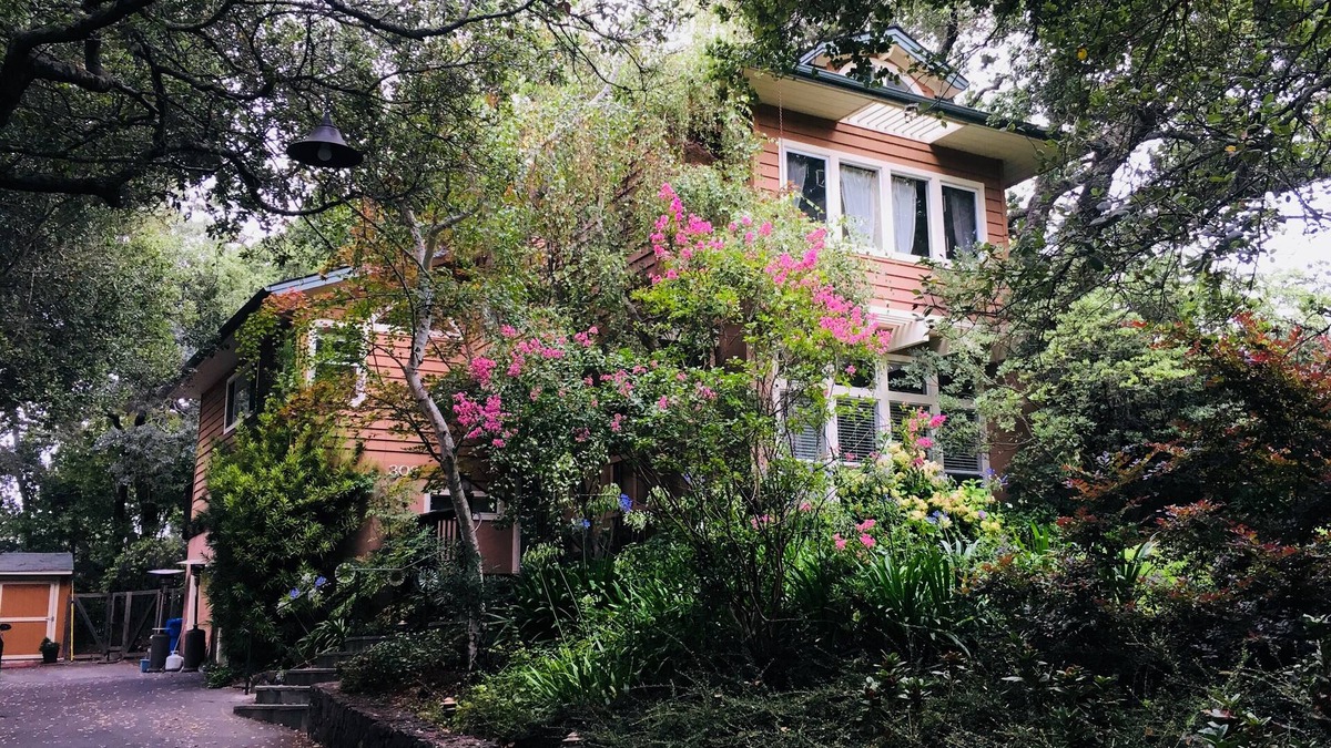 Napa House | New Secluded Napa Suite Near Downtown w/Hot Tub & Private Deck