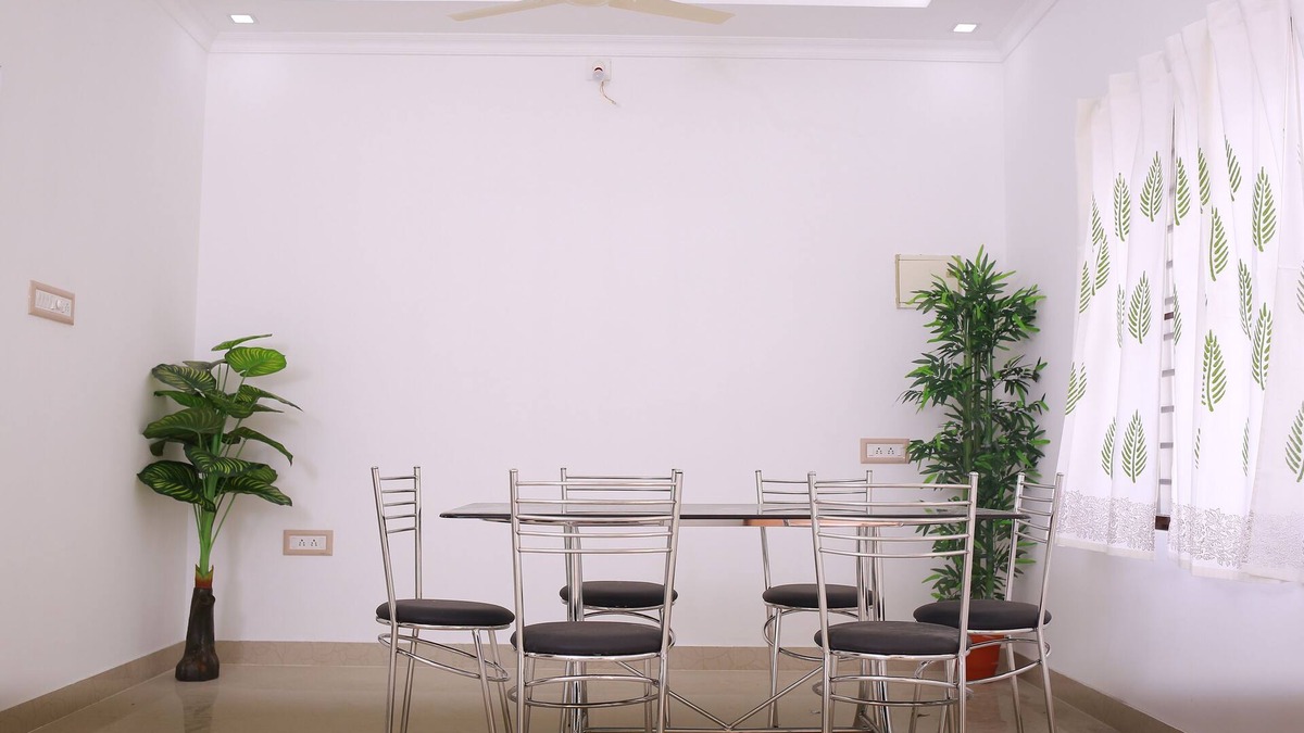 Irinjalakuda House | New Serene Village Apartment with A/C near Irinjalakuda Railway station/Airport