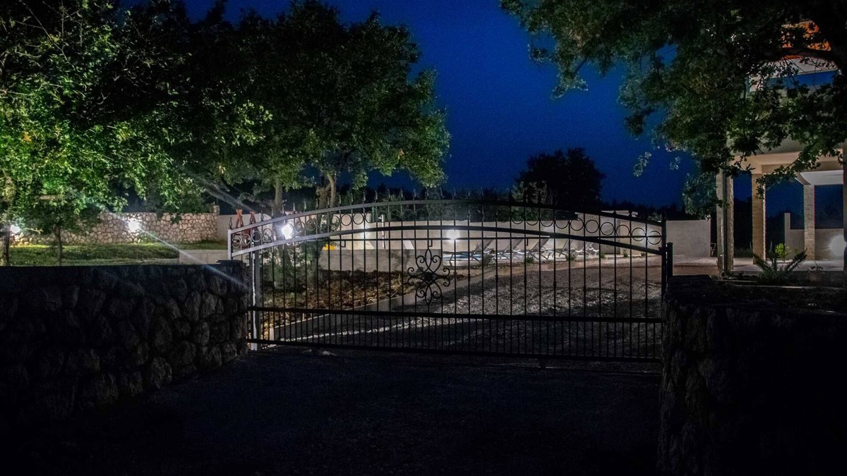 Podgradina Villa | New Serenity Zen Garden Holiday Villa