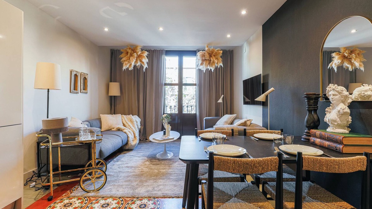 Sant Antoni Apartment | New! Serviced Boutique Apartment close to Ramblas! Daily Cleaning!