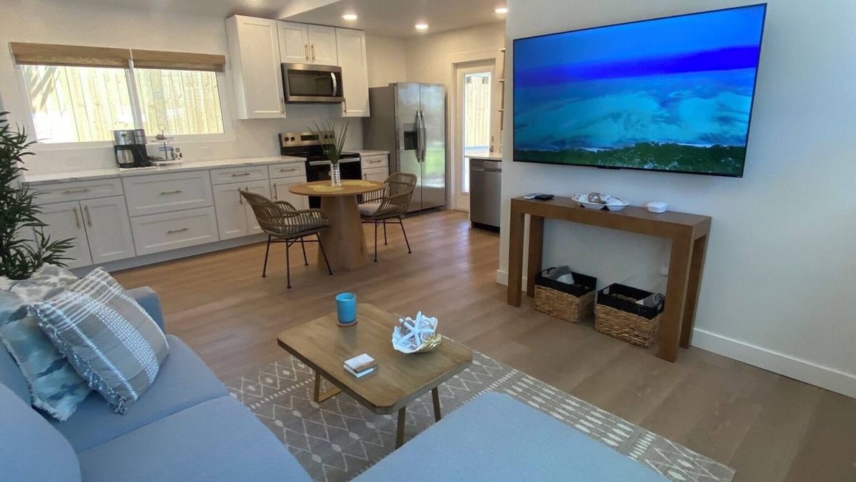 Sarasota House | New! Siesta Beach Guest House with pool!