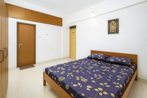 Tirupati Apartment | New Spacious 2BHK apartments in Tirupati Near Railway Station with fully equipped kitchen, AC bedrooms, Washing Machine, 24 hours water, caretaker service, and ample space for car parking & ideal for families and pilgrims