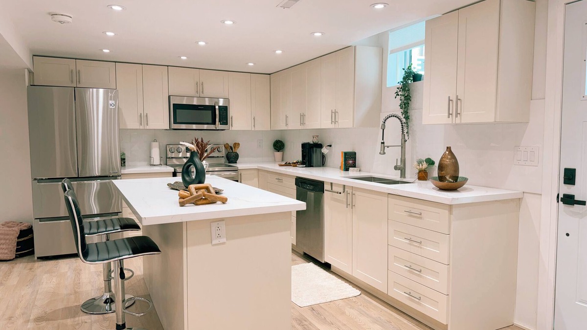 York Regional Municipality House | New Spacious Airy Newmarket Guesthome