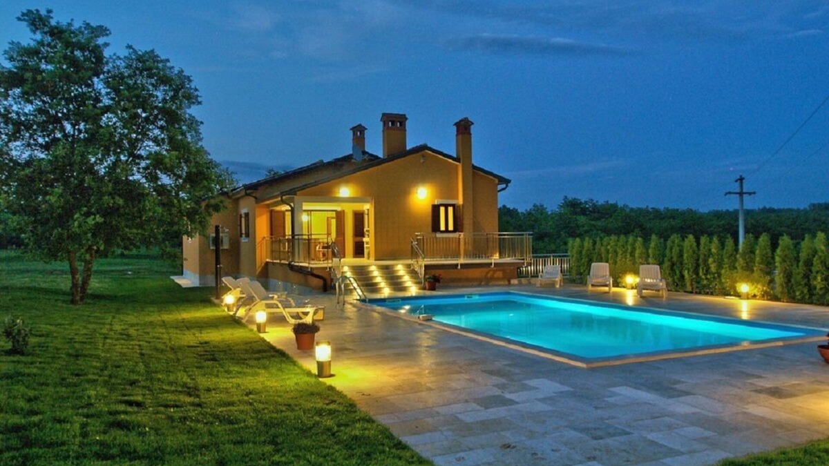 Zabrezani Apartment | NEW! Spacious and luxurious apartment with private 50m2 pool!