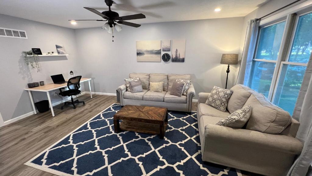 Spring Hill House | New Spacious Renovated Townhouse