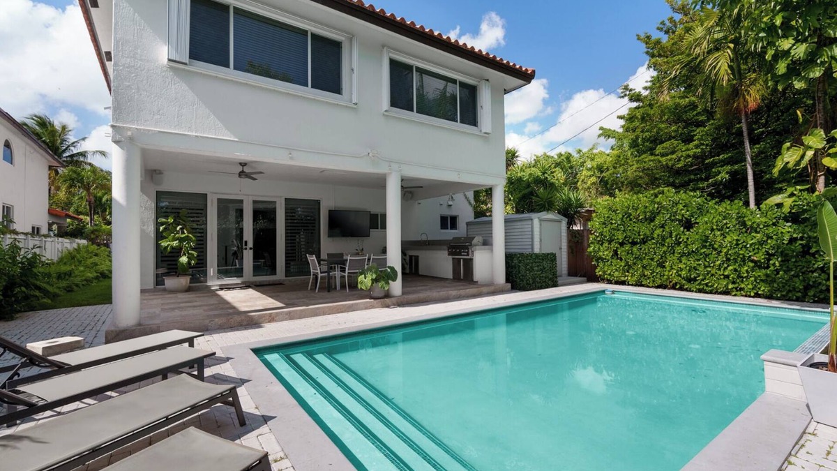 Little Havana House | New Spacious Villa, w/Private Pool, Near Coral Gables, Brickell, Little Havana