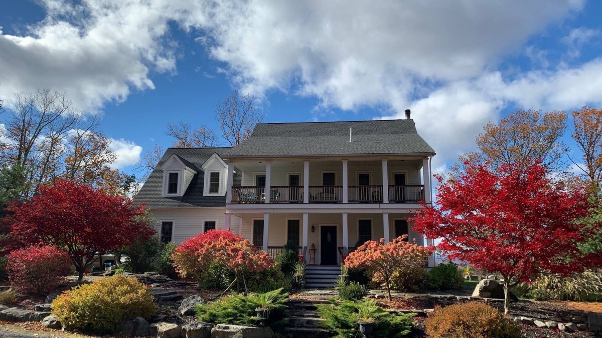 Ulster Park House | NEW Spectacular Views & Private space on a Scenic Mountain 40ft Salt Water Pool